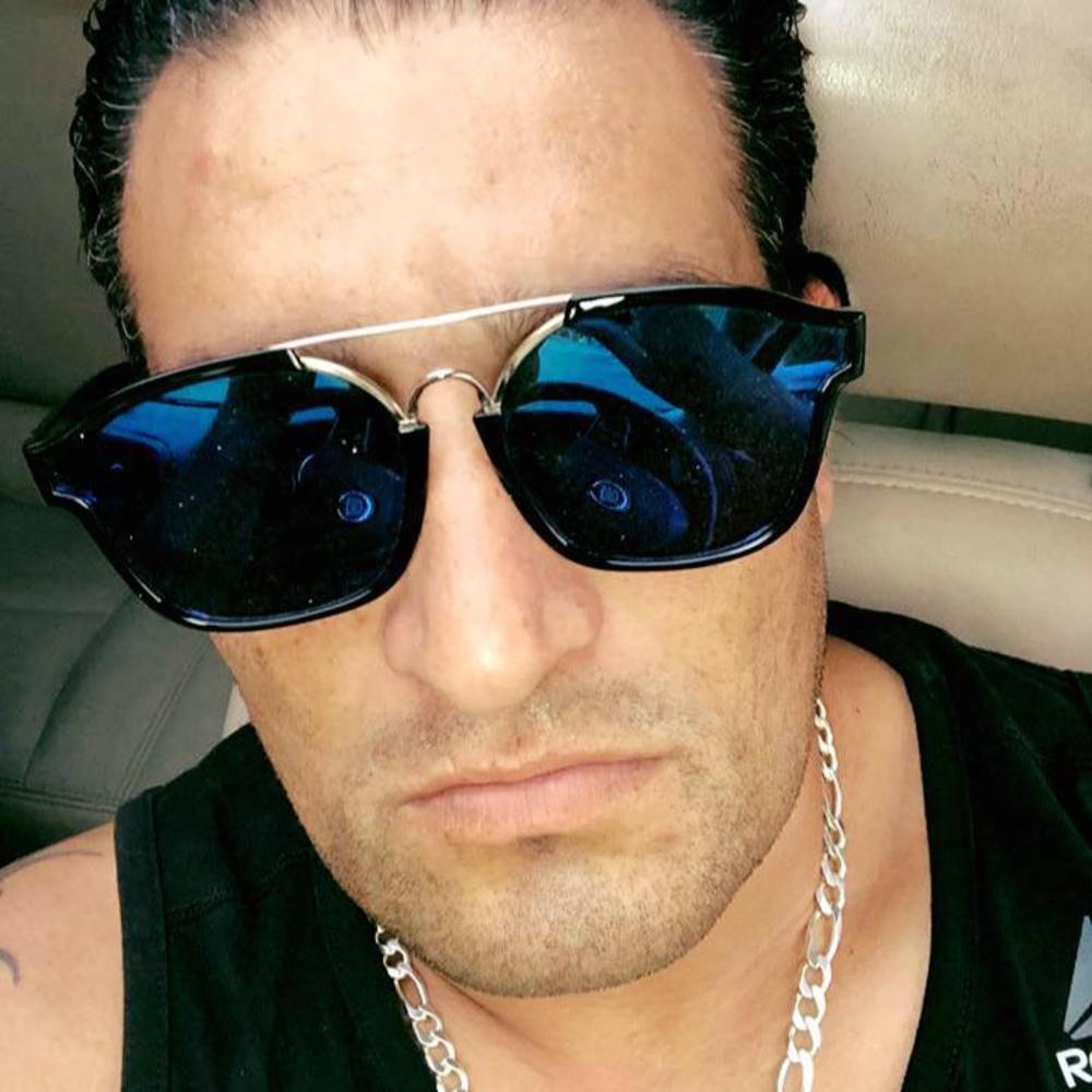 Meet your Posher, Geno